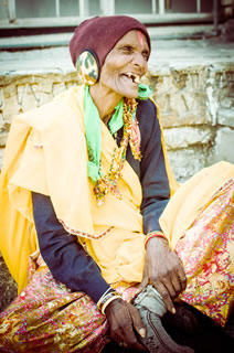 elderly lady outside Jagdish Temple, Udaipur